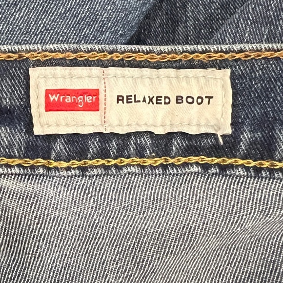 Wrangler Relaxed Bootcut Jeans Size 40 x 32 Men’s - Picture 2 of 5